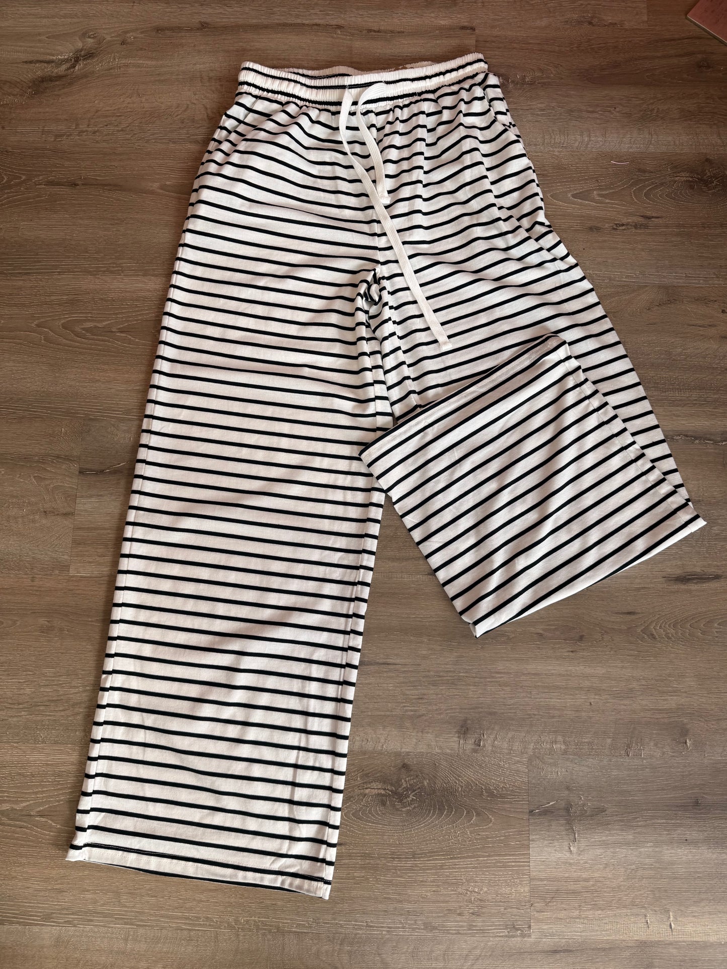 Black & White Striped Pants RR011