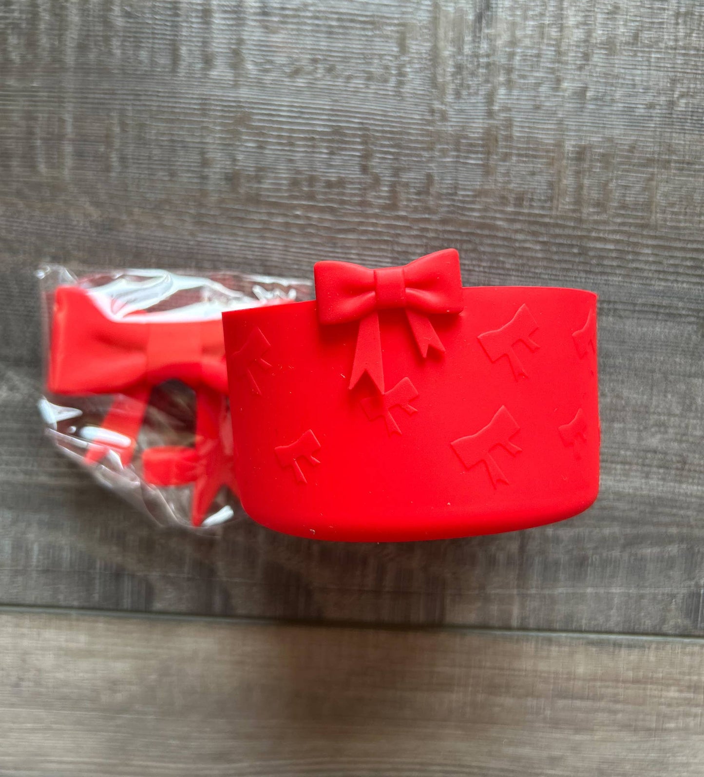 Silicone Bow Straw Topper with Matching Tumbler Boot PP106